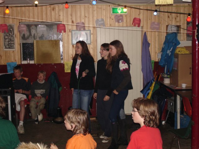 2006HWK 136.jpg